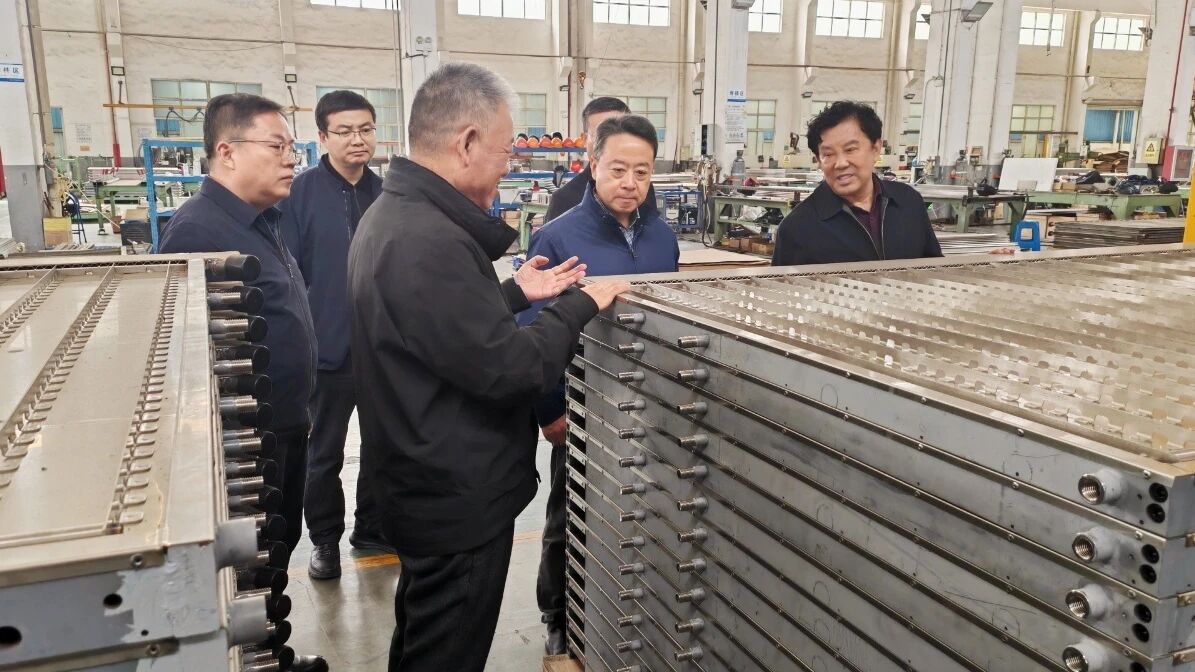 卢小亨一行在江苏省和上海市开展招商考..