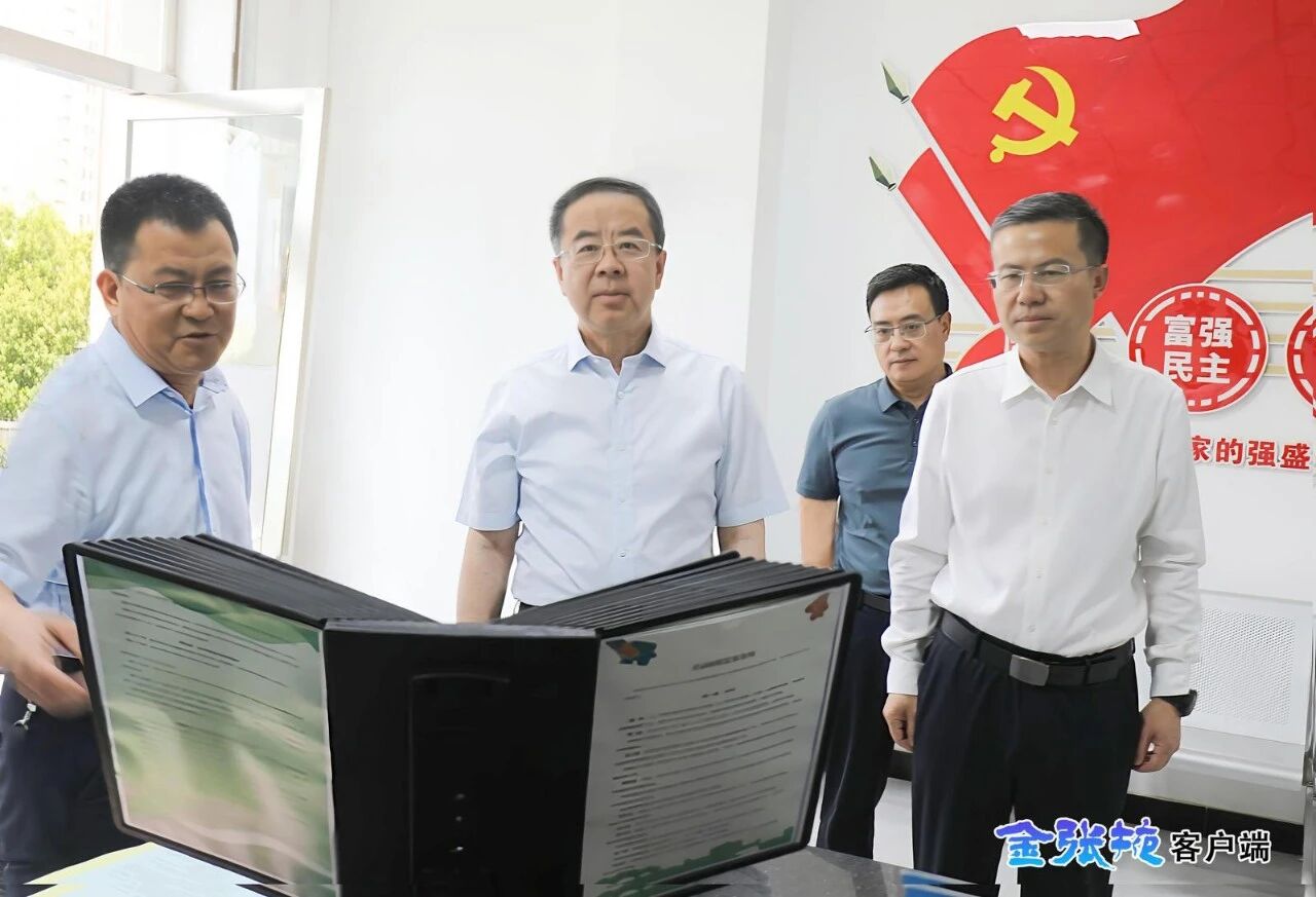 李兴华在调研民生领域信访问题集中治理工作并开展接访..